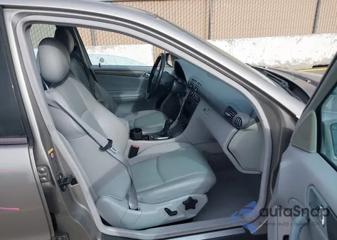 2004 Mercedes-Benz C 230 Kompressor Sport/Sport z USA, uszkodzony, nr VIN WDBRF40J14A618741